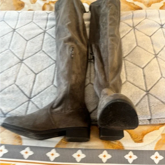 Generation Y Gray Over the Knee Boots Size 8 - Picture 6 of 9